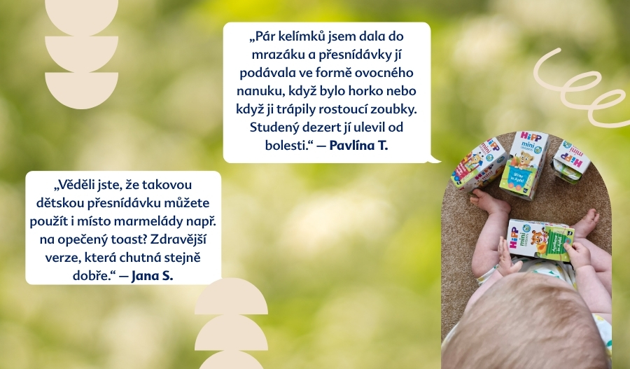 Na podlaze sedí dítě obklopené dětskými výrobky a na obrázku jsou dva citáty v cizím jazyce.